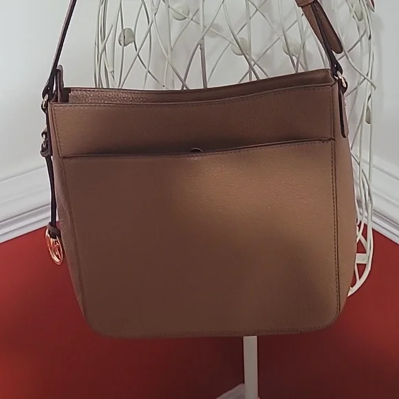 Michael Kors Crossbody Bag Tan Leather with Gold Metal Accents - Picture 8 of 10